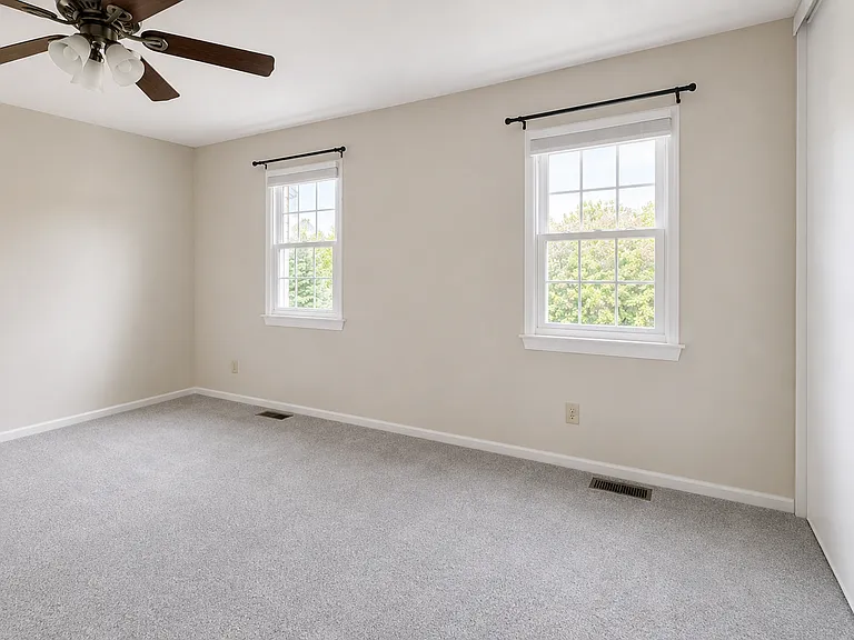 4037 Summer Hollow Ct — Photo 14