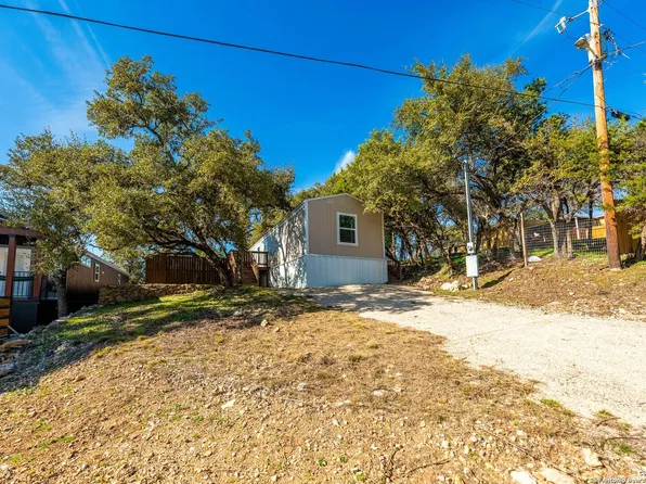 805 Rambling, Canyon Lake, TX 78133