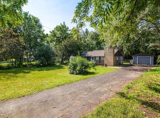 2009 Macarthur Rd, Waukesha, WI 53188