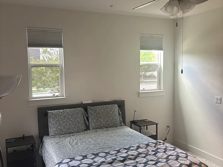 4413 Berkman Dr — Photo 9