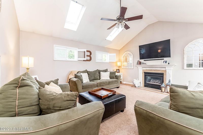 5th image of 9 Avery Avenue