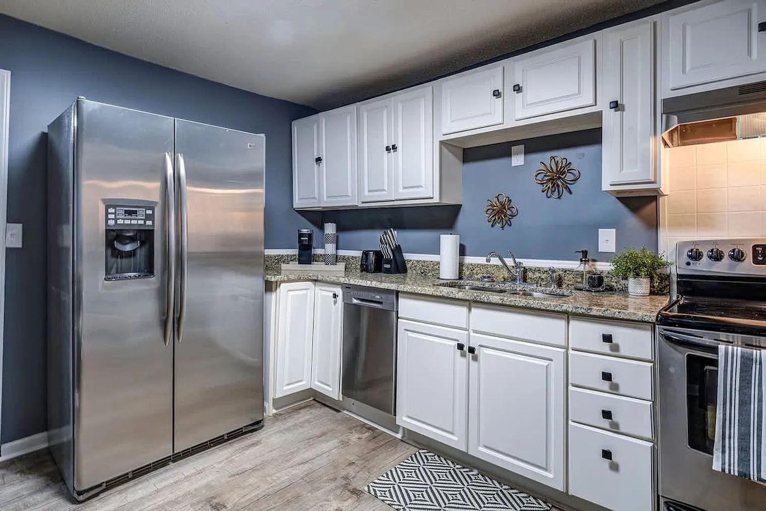 2 bed, 1.0 bath, 925 sqft, $4,025 — Photo 3