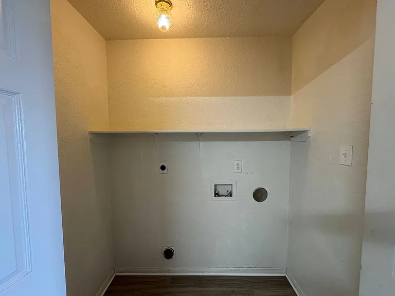 1606 Dugger Cir #B — Photo 16