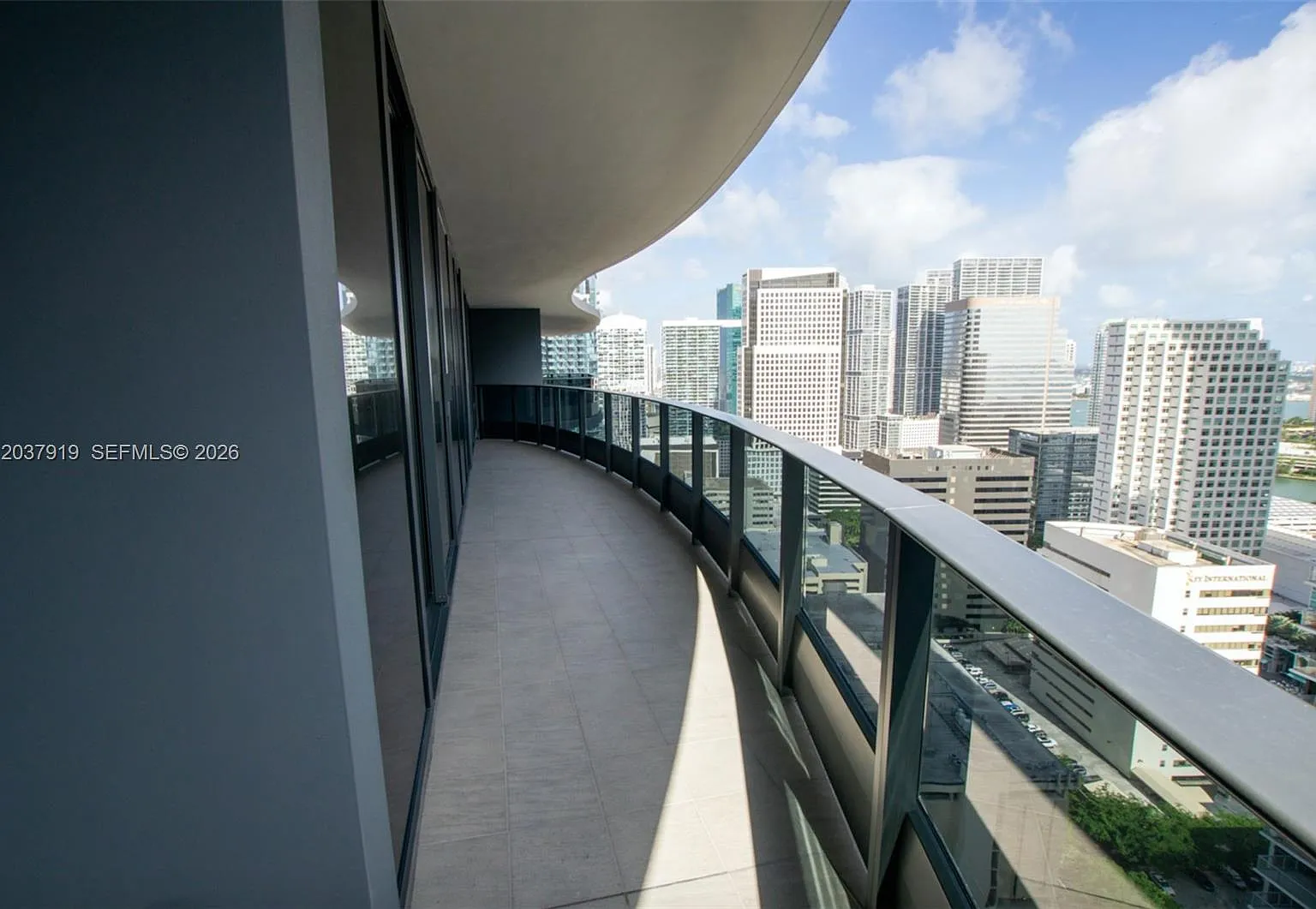 Brickell Flatiron Condo — Photo 1