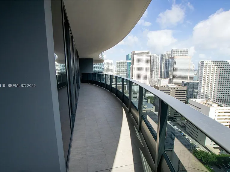 1000 Brickell Plz #2809 — Photo 1