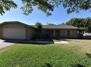 200 Audra Ave, Waxahachie, TX 75165