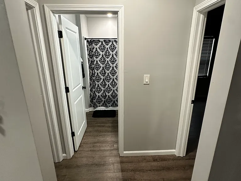 1343 N Gale St — Photo 7