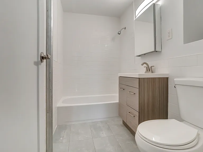 348 W 47th St #2A — Photo 10