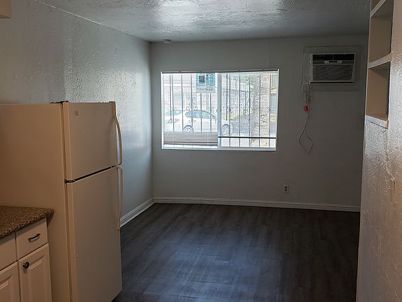 3rd image of 2108 Sunrise Ave APT 1
