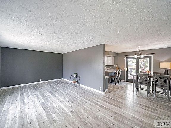 5th image of 2090 S Heather Ln