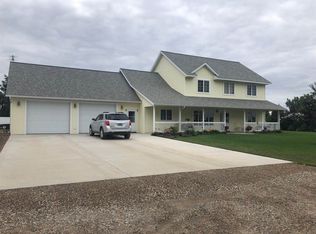 3615 6th Ave E, Williston, ND 58801