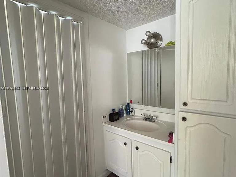 17021 N Bay Rd #322 — Photo 13