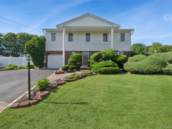 27 Spacecraft Lane, Hauppauge, NY 11788