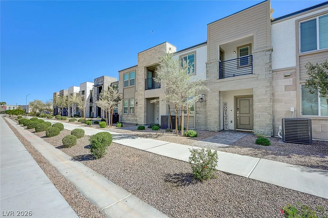 3 bed, 2.5 bath, 1447 sqft, $2,450 — Photo 4