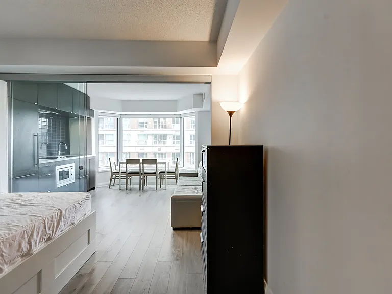 155 Yorkville Ave #916 — Photo 12