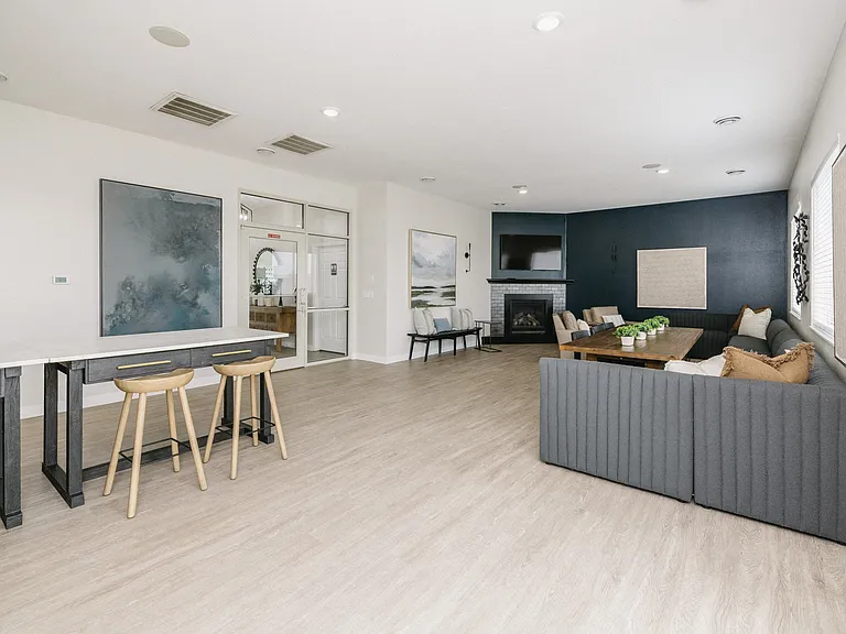 Prairiewood Apartments and Townhomes — Photo 10