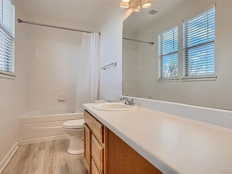 6387 S Xanadu Way — Photo 10