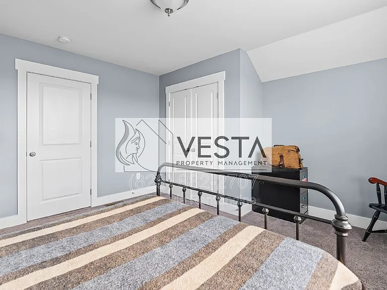 16 Hyde Park Pl — Photo 28