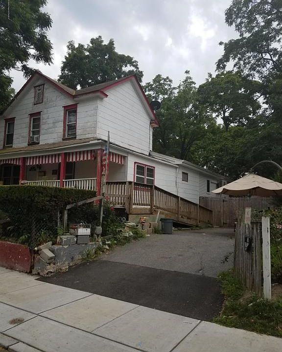 2nd image of 1208 Washington Ave