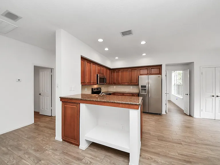 103 E Lakeridge Dr — Photo 21