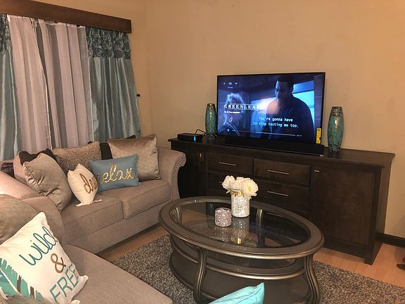 Living room/den area (Photo taken 01/01/19)