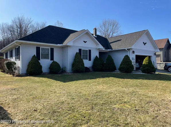 17 Morgan St, Carbondale, PA 18407