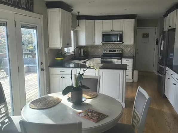 16610 Green Needle Ct, Ballwin, MO 63011