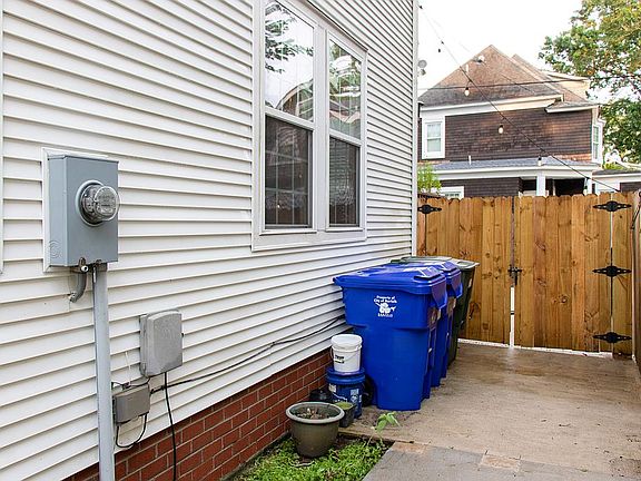 Driveway toward back patio