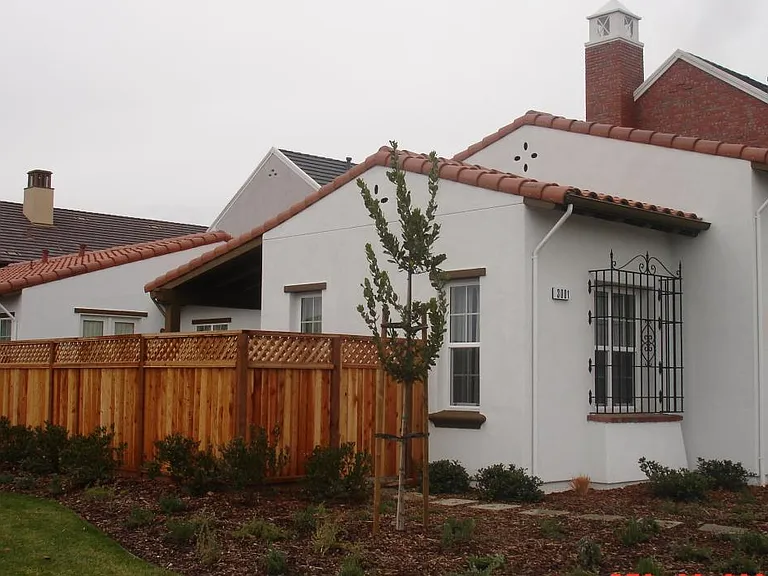 3001 Sweetviolet Dr — Photo 2