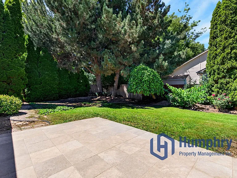1948 E Cypress Point Dr — Photo 41