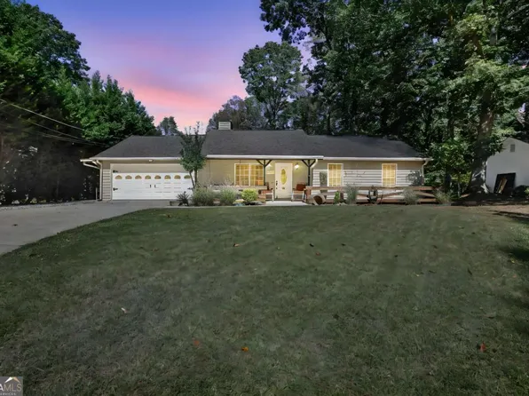 2956 Spring Lake Dr, Buford, GA 30519