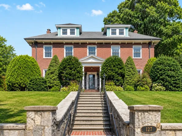 127 Commonwealth Ave, Newton, MA 02467