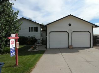 6523 Robin Dr, Gillette, WY 82718