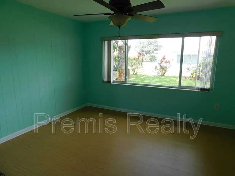 3563 Floral Dr — Photo 6