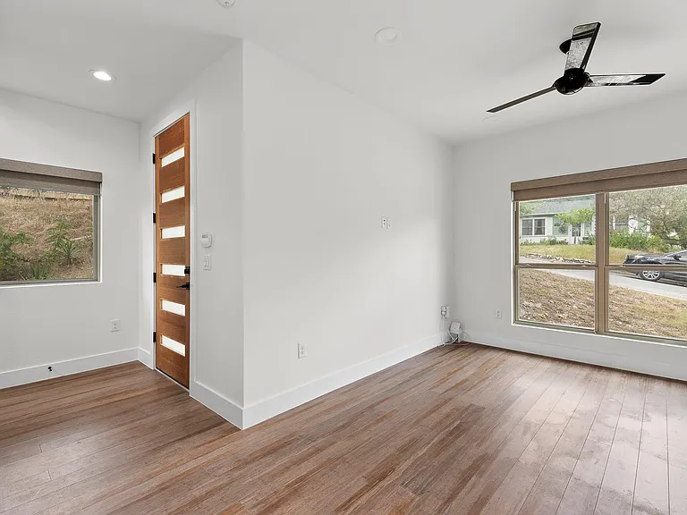 1193 E M Franklin Ave #1 — Photo 4