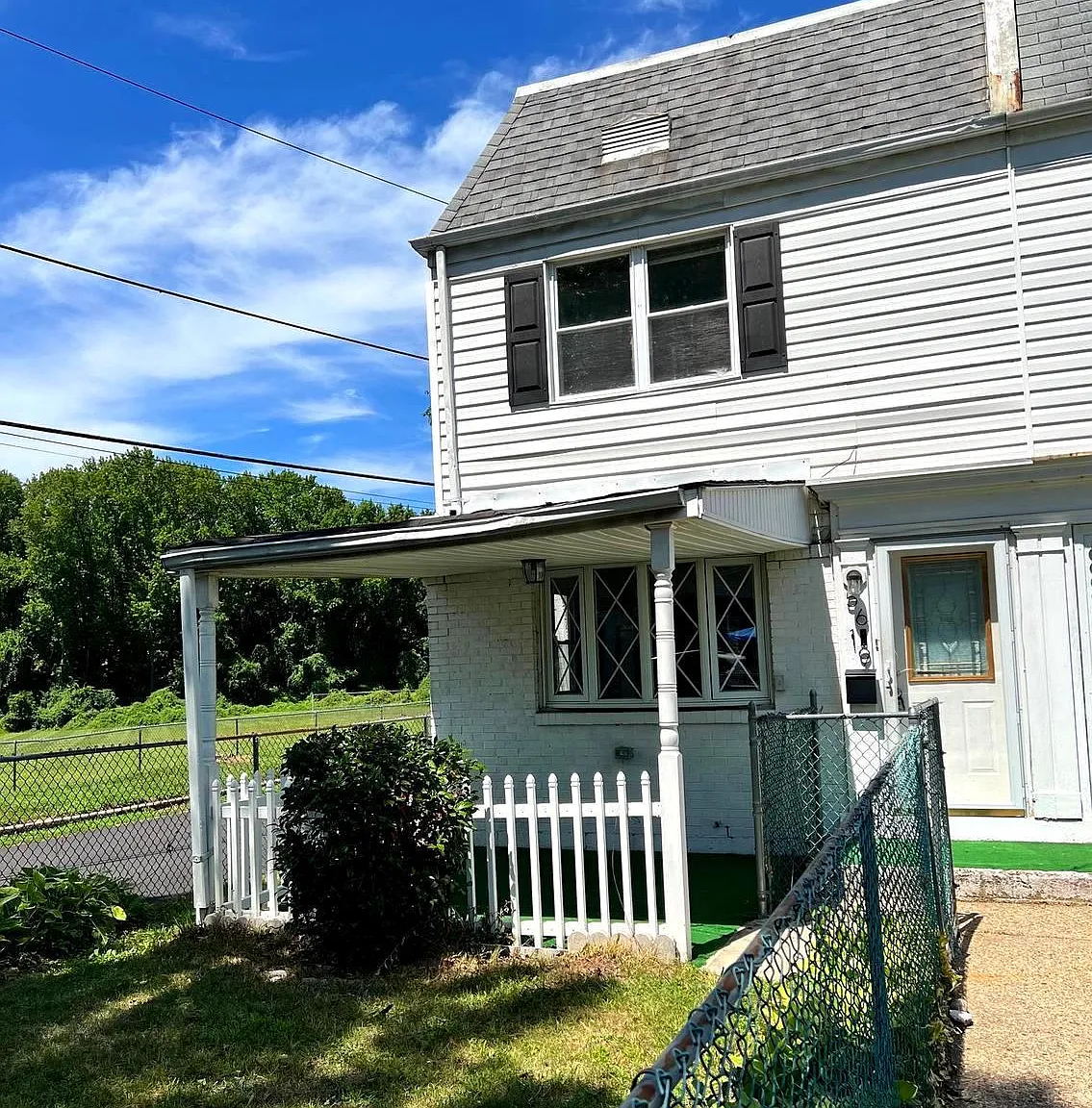 2 bed, 1.0 bath, 960 sqft, $2,000 — Photo 1