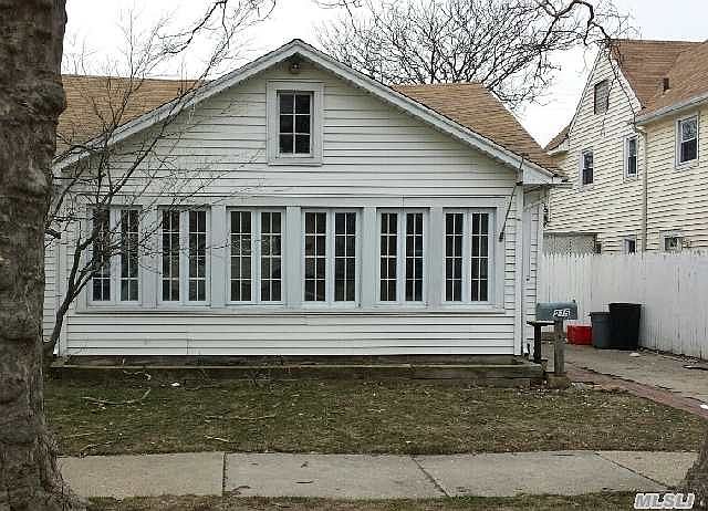 1st image of 215 W Fulton St