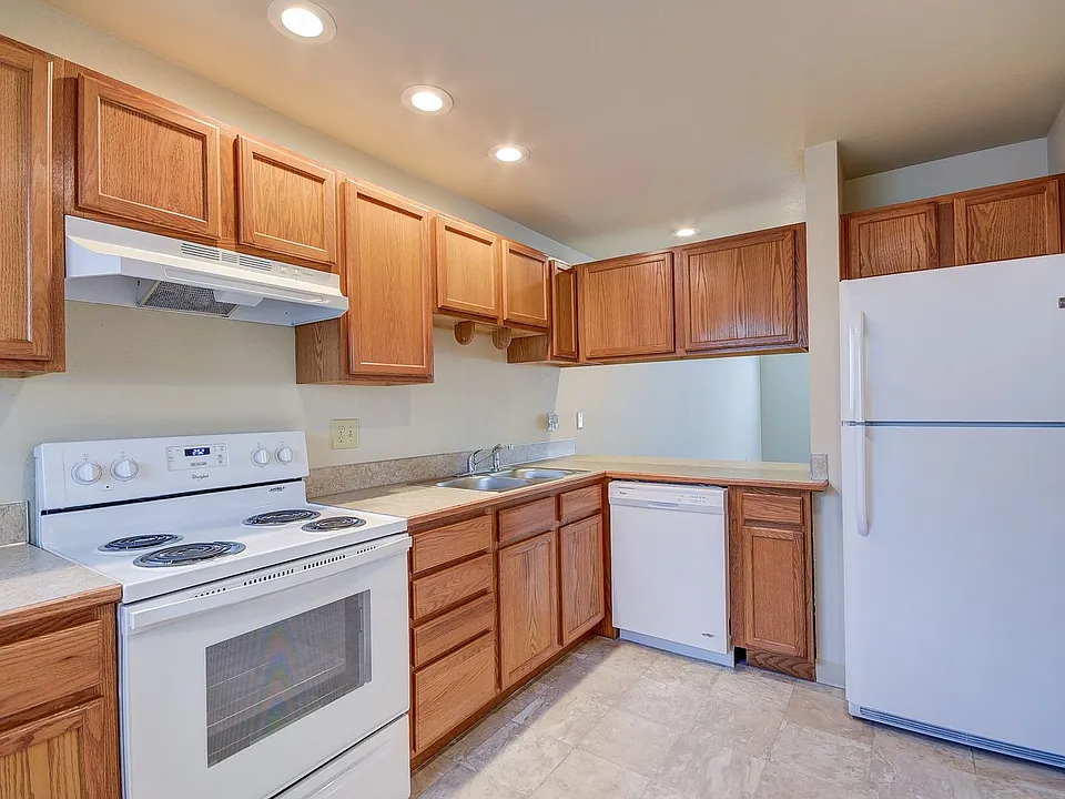 M0832 Arbor Terrace Apartments
