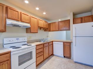 M0832 Arbor Terrace Apartments, Oak Harbor, WA 98277