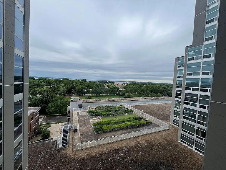 Galaxie High Rise Apartments — Photo 13