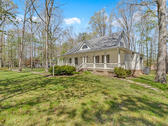 5th image of 359 Old Farm Rd