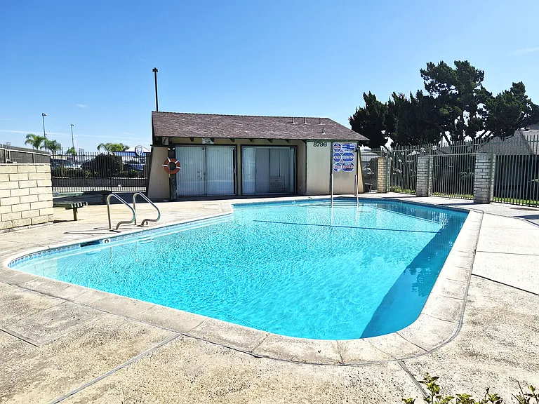 8732 Lomita Dr #C — Photo 16