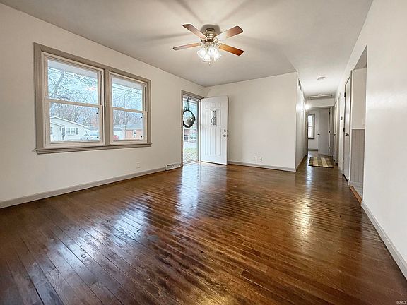 4th image of 1758 S Alvord Blvd