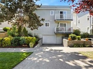 8811 Stone Ave N, Seattle, WA 98103