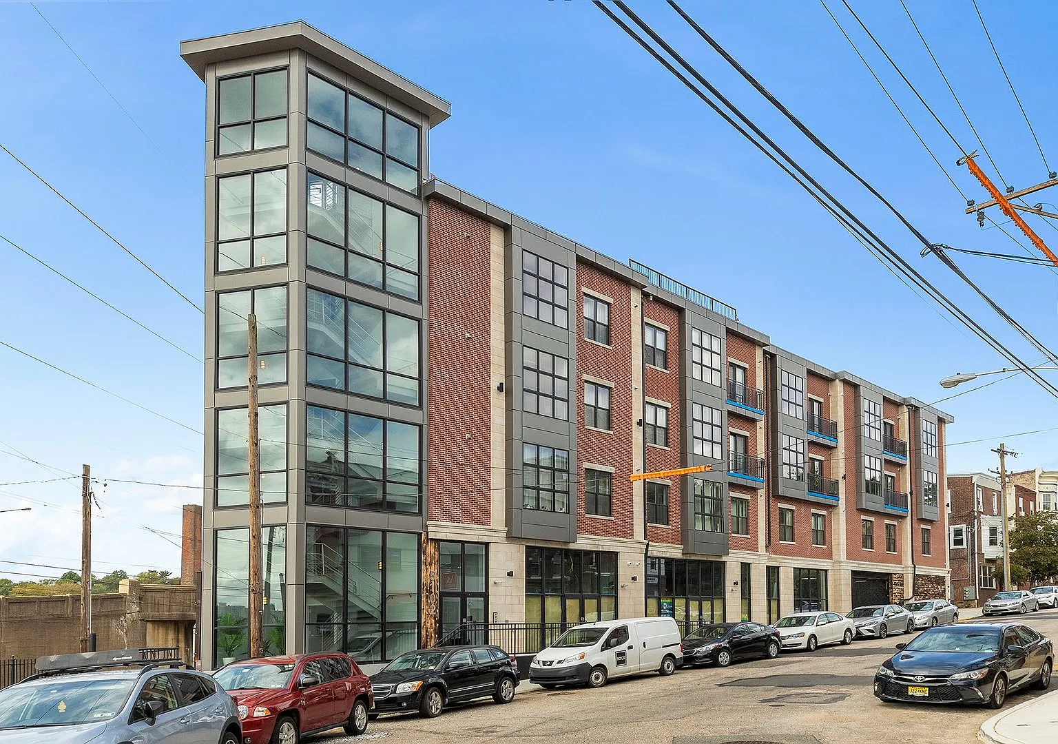 The Bentley Apartments — Photo 2