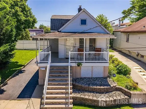690 Carson Ave, Perth Amboy, NJ 08861