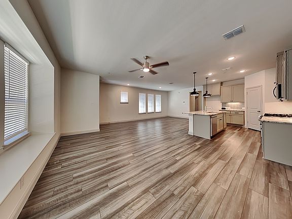 4th image of 3693 Dutchess Dr