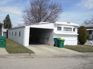 112 Phaeton Dr, Wheeling, IL 60090