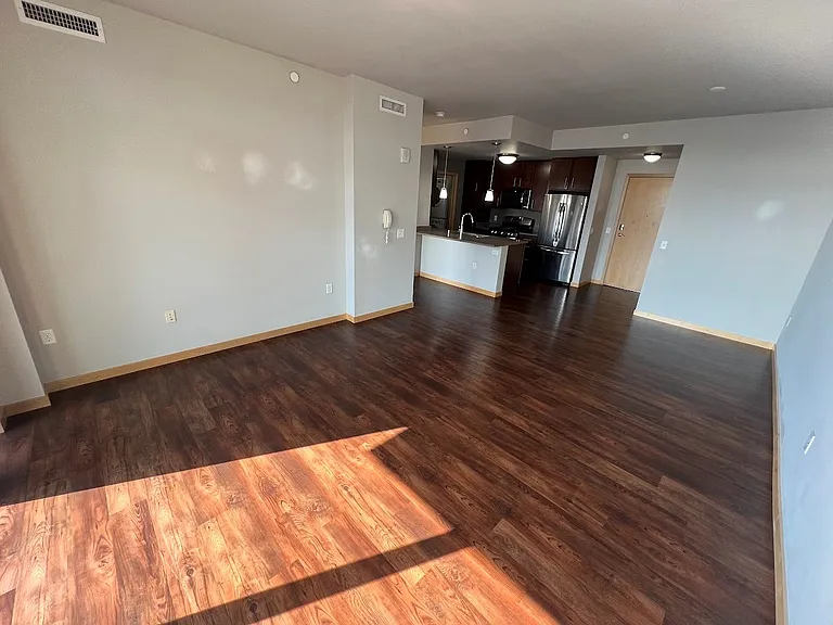 Venture Luxury High Rise — Photo 110