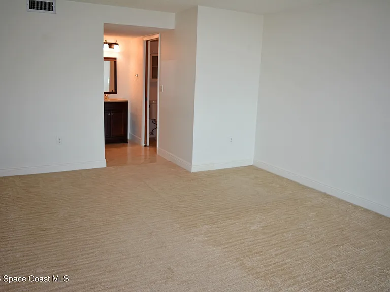 8500 Ridgewood Ave #304 — Photo 17